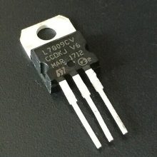 LM7809 Voltage Regulator